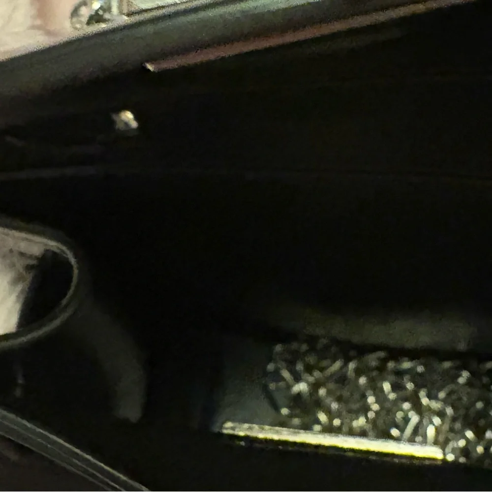 NWT Kendall & Kylie Black Mini Bag Sleek Design Lock Chain - Picture 6 of 8